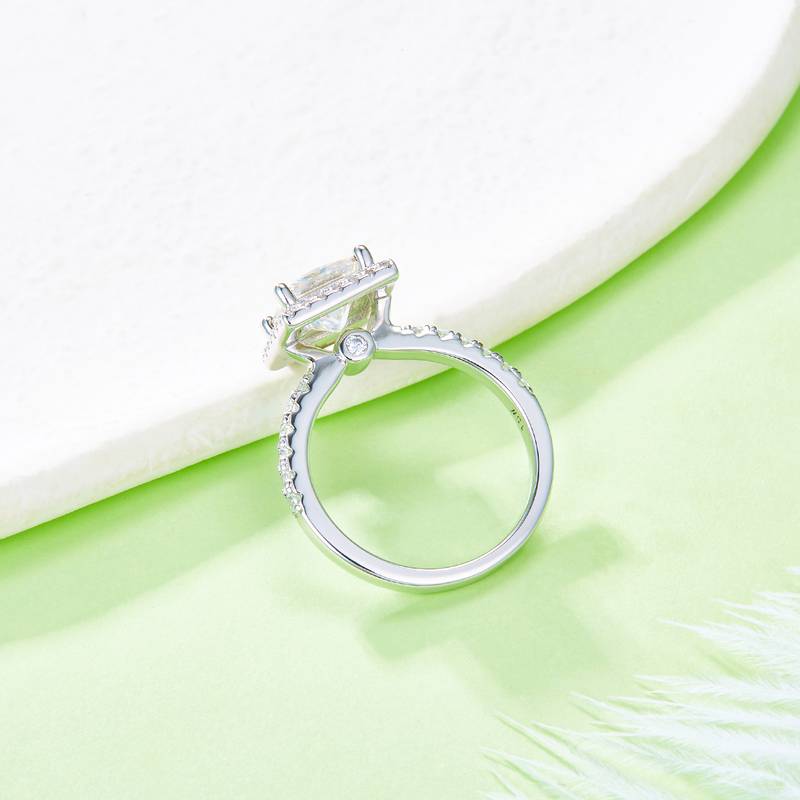Affordable Luxury正方形S925银镀白金MoissaniteWomen's Ring2.0ctD级